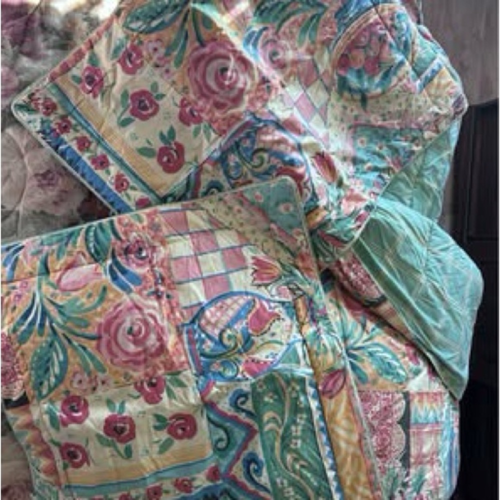 Floral Patchwork Comforter
